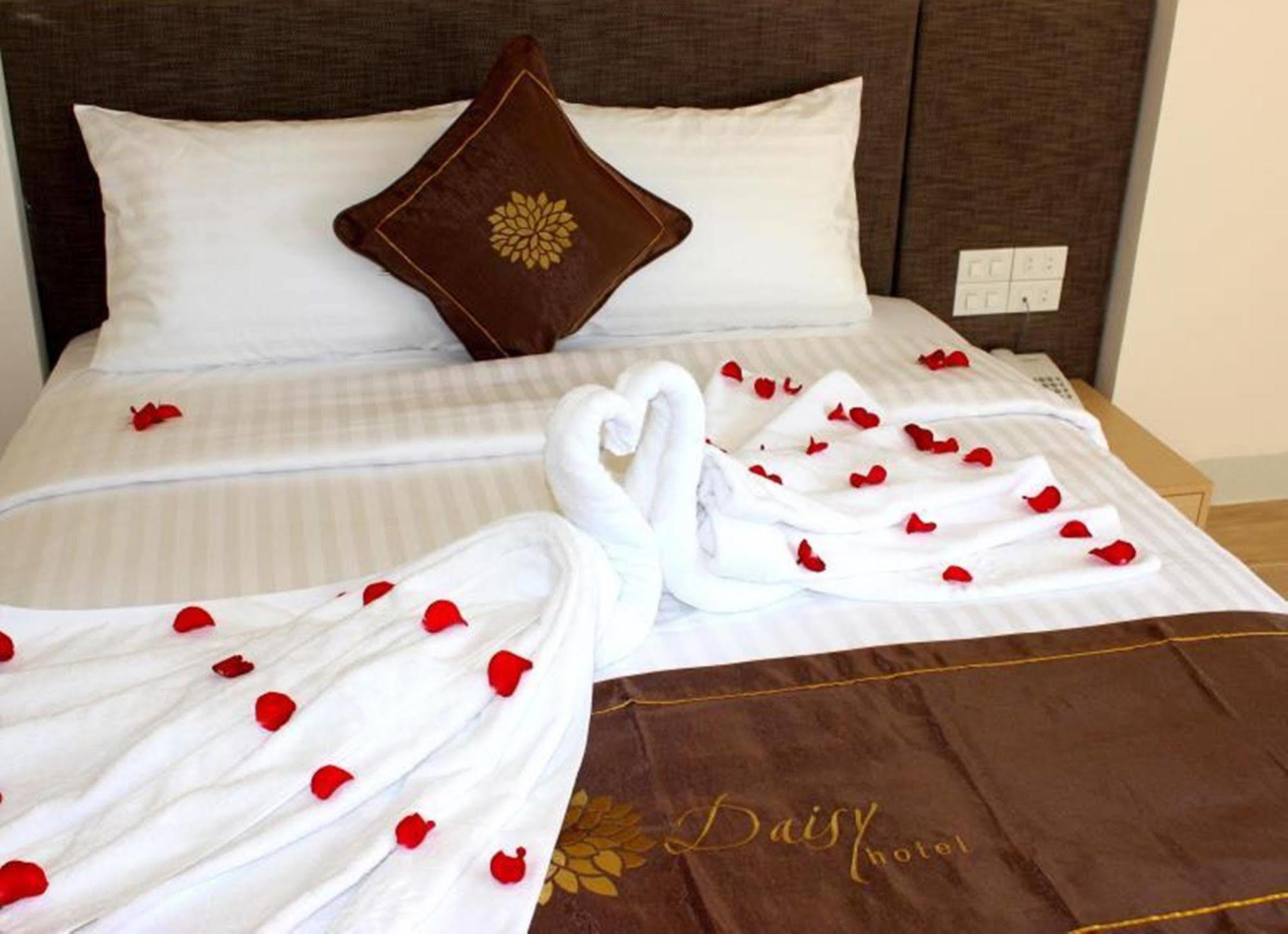 Daisy Hotel Nha Trang Exterior photo