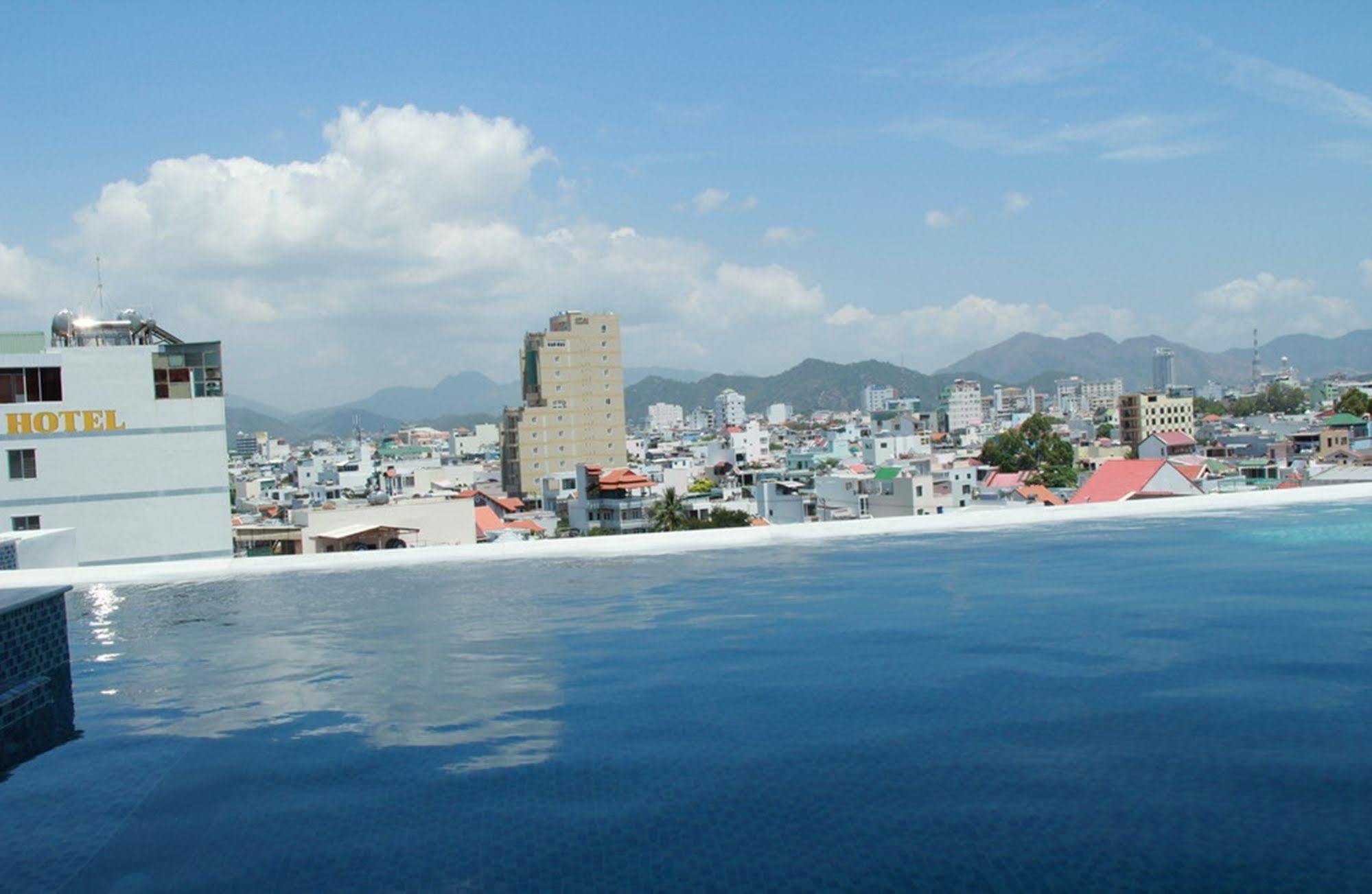 Daisy Hotel Nha Trang Exterior photo